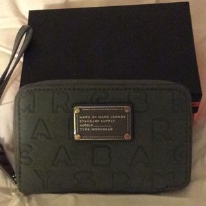 Marc by Marc Jacobs Wallet Wristlet Gray ret $52
